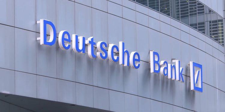 Deutsche Bank share price sends mixed signals ahead of Q3 earnings