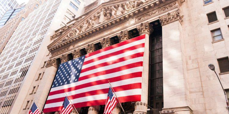 US midday market brief: stocks sputter as Dow, S&P 500 and Nasdaq dip ahead of year-end