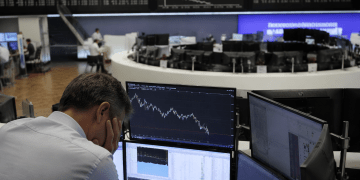 Europe shares dip as US-Iran peace outlook weakens