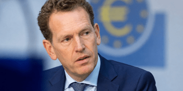 ECB’s Elderson urges euro zone banks to prepare for AI-led cyberattacks