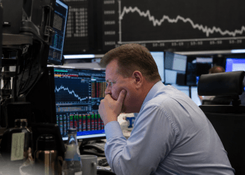 European markets fall as investors assess inflation and geopolitical risks
