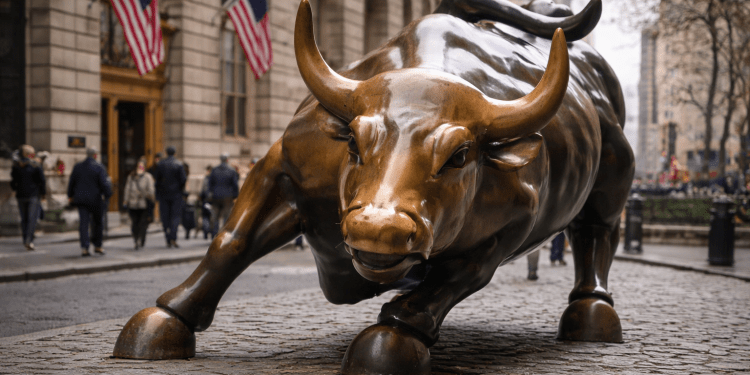 Dow closes above 52,000 as Alphabet shines, tech stocks lift markets