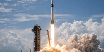 Buying SpaceX at IPO? 3 big risks smart investors are watching