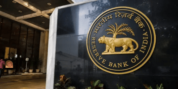 Indian banks lead market gains on RBI’s foreign deposit initiative