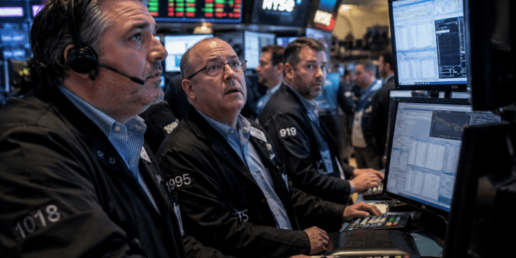 Dow sinks 480 points as AI selloff deepens, chip stocks extend losses