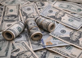 Dollar holds steady as markets assess US-Iran tensions and Fed meeting