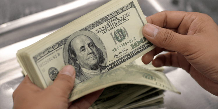 US dollar holds firm as Middle East tensions support safe-haven demand